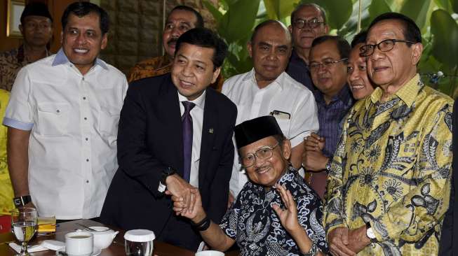 Habibie Cemas sampai Pernah Panggil Akbar, ARB, JK Bahas Setnov