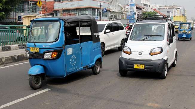 Dishub DKI Jakarta tengah melakukan uji coba armada baru Bajaj Qute. 