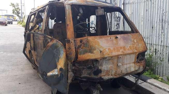 Penampakan Angkot yang Terbakar Bersama Supirnya