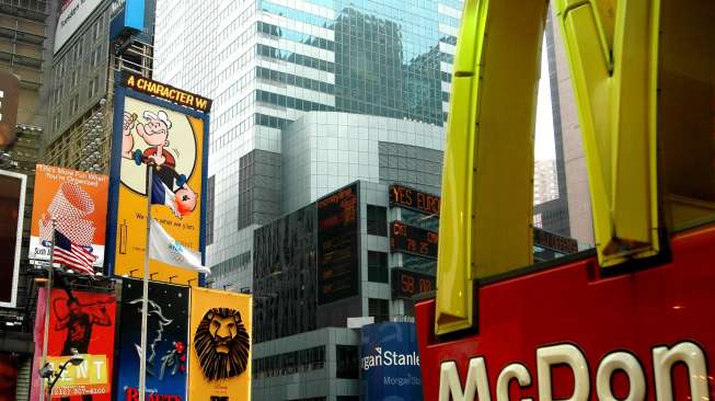 Lockdown Dibuka, Dua Orang Ini Rela Menempuh 400 Km ke McDonald's