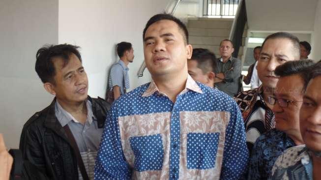 Saipul Jamil menjalani sidang kasus penyuapan terhadap jaksa di Pengadilan Tipikor, Jalan Gunung Sahari, Kemayoran, Jakarta Pusat, Rabu (26/7/2017). [suara.com/Ismail]