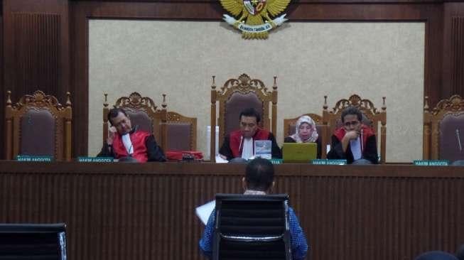 Saipul Jamil menjalani sidang kasus penyuapan terhadap jaksa di Pengadilan Tipikor, Jalan Gunung Sahari, Kemayoran, Jakarta Pusat, Rabu (26/7/2017). [suara.com/Ismail]