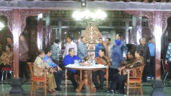 Sampai di Rumah SBY, Prabowo: Wah, Kayak Pasar Malam, Nih