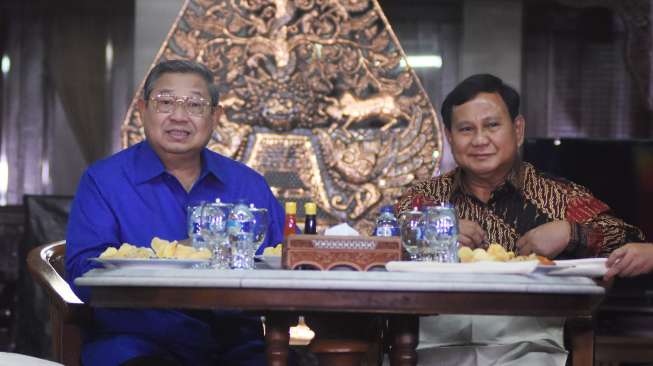 Ketua Umum Partai Demokrat Susilo Bambang Yudhoyono dan Ketua Umum Partai Gerindra Prabowo Subianto mengadakan pertemuan tertutup di Puri Cikeas, Bogor, Jawa Barat, Kamis (27/7).