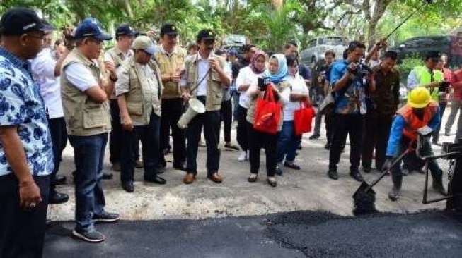 Kemen PUPR Kembangkan Pemanfaatan Limbah Plastik untuk Aspal