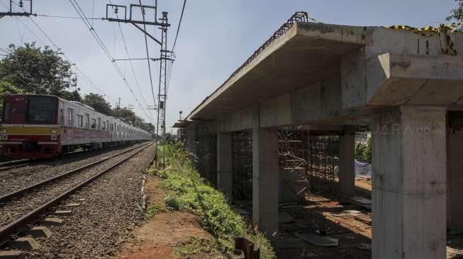 Proyek Double-Double Track atau jalur rel ganda Paket A Manggarai-Jatinegara, Jakarta, Rabu (2/8).