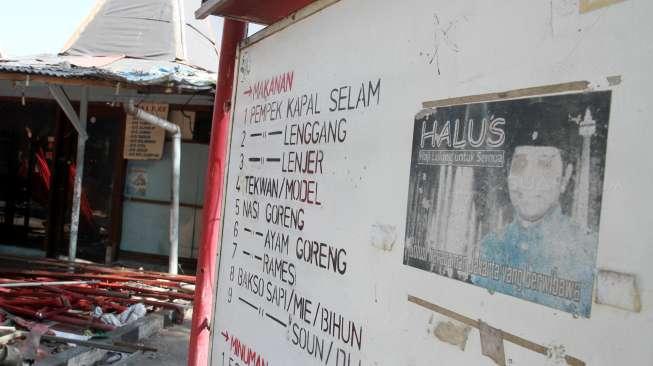 Bangunan rumah makan di kawasan Taman Ismail Marzuki (TIM), Jakarta, Kamis (3/8).
