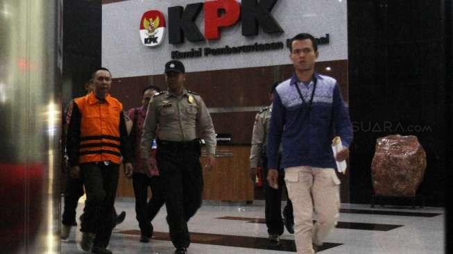 Kajari Pamekasan Rudi Indra Prasetya usai menjalani pemeriksaan di Gedung KPK, Jakarta, Kamis (3/8).