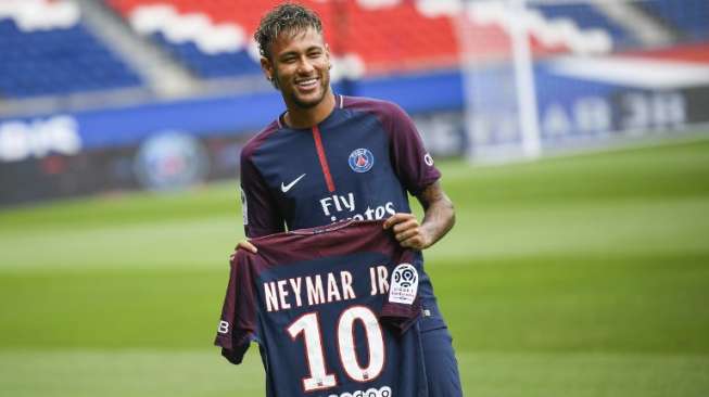 Pindah ke PSG, Neymar Tolak Disamakan dengan Figo