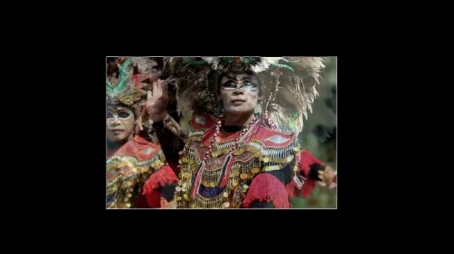 Tari Topeng Ireng Merapi Goyang Moskow