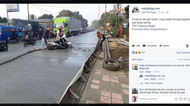 Aksi Pemotor Ini Bikin Gemas, Rusak Jalanan yang Lagi Dicor