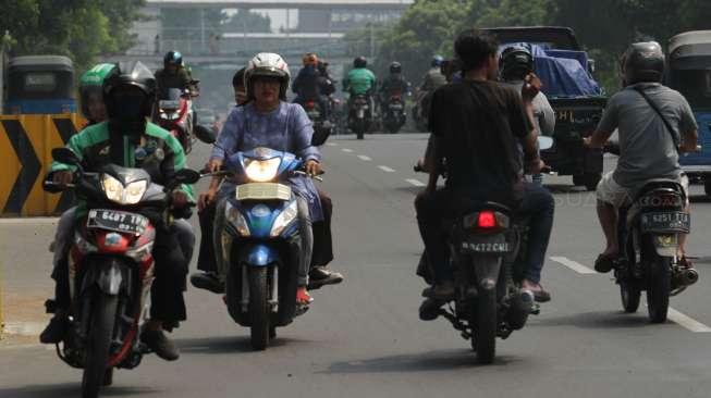 Membahayakan pengendara lain juga membahayakan diri sendiri. 