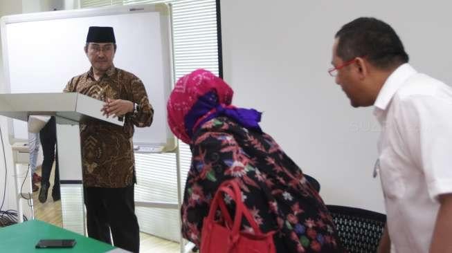 Ketua Umum Ikatan Cendekiawan Muslim Indonesia (ICMI) Jimly Asshiddiqe memberikan keterangan pers di Jakarta, Rabu (9/8).