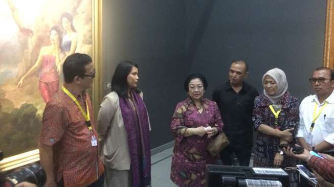 Melihat Pameran Lukisan Koleksi Istana, Megawati Ingat Masa Kecil