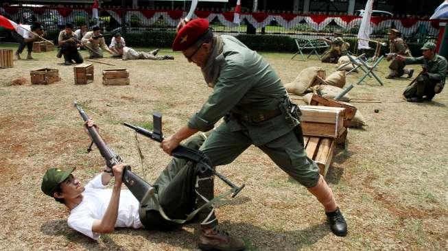 Drama pengusiran penjajah di museum Perumusan Naskah Proklamasi, di Jakarta, Rabu (16/8).