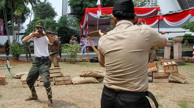 Drama pengusiran penjajah di museum Perumusan Naskah Proklamasi,di Jakarta, Rabu (16/8).