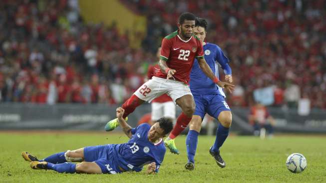 Babak penyisihan Grup B, Indonesia vs Filipina di SEA Games XXIX di Stadion Shah Alam, Selangor, Malaysia, Kamis (17/8).