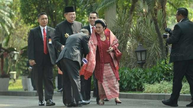 Mantan Presiden Susilo Bambang Yudhoyono dan Ani Yudhoyono di Istana [suara.com/Erick Tanjung]