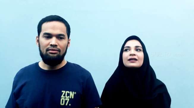 Shireen Sungkar dan Teuku Wisnu ditemui di Studio Trans TV, Jakarta Selatan, Rabu (17/8/2017). [suara.com/Puput Pandansari]