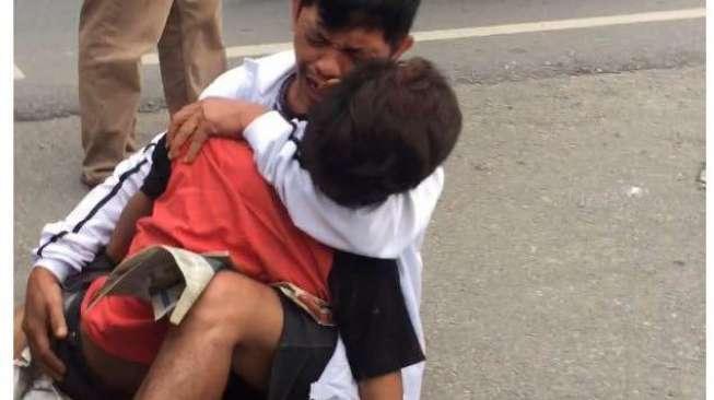 Ayah: Kenapa Tidak Ada yang Mau Menyelamatkan Anak Saya?