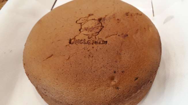 Chocolate Cheeseecake dengan 'Bom Cokelat' Pertama di Indonesia