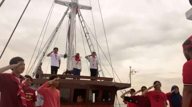 Pertama di Makassar, Upacara Peringatan HUT RI Digelar di Kapal Pinisi