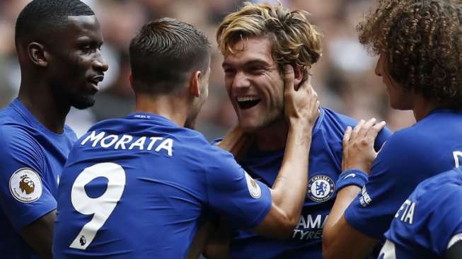 Pemain Chelsea Marcos Alonso rayakan gol ke gawang Spurs [AFP]