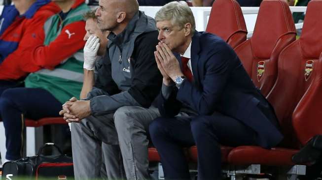 Arsenal Dikalahkan Stoke, Wenger Salahkan Wasit