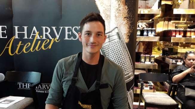 Mike Lewis ditemui di The Harvest, kawasan Senopati, Kebayoran Baru, Jakarta Selatan, Selasa (22/8/2017) [suara.com/Ismail]