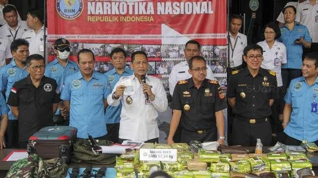 Badan Narkotika Nasional (BNN) bekerja sama dengan Dirjen Bea dan Cukai merilis hasil pengungkapan dua jarigan narkotika Internasional dari dua kasus, di Jakarta, Rabu (23/8).