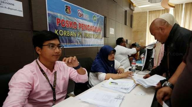 Posko pengaduan korban PT First Travel di Bareskrim Polri, Jakarta, Rabu (23/8).