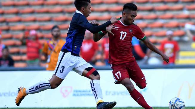 Pemain Timnas U-22 menang melawan Timnas U-22 Kamboja pada laga terakhir penyisihan grup B SEA Games XXIX Kuala Lumpur di Stadion Shah Alam, Selangor, Malaysia, Kamis (24/8).