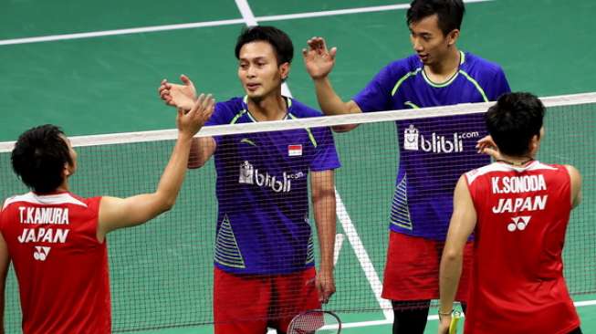 Pasangan ganda putra Indonesia, Mohammad Ahsan/Rian Agung Saputro. menaklukan unggulan keempat dari Jepang, Takeshi Kamura/Keigo Sonoda, dengan skor 21-12, 21-15 di semifinal Kejuaraan Dunia Bulutangkis 2017, Sabtu (26/8). [Dok. Badminton Photo]