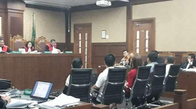 KPK Hadirkan Istri Siri Andi Narogong di Sidang Kasus E-KTP