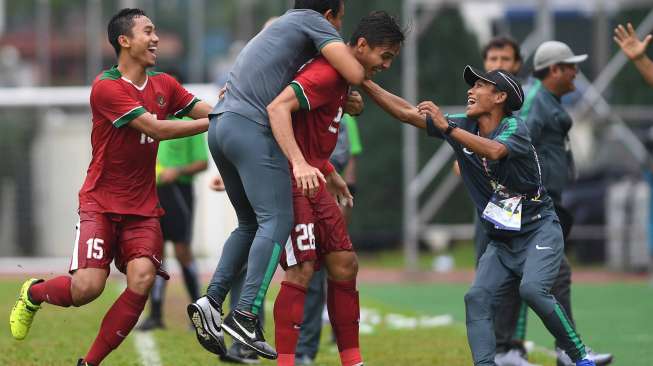 Timnas U-22 Indonesia mengalahkan Myamar pada pertandingan perebutan posisi ketiga SEA Games XXIX di Stadion Majlis Perbandaran Selayang, Kuala Lumpur, Malaysia, Selasa (29/8).
