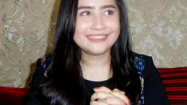 Diundang Laudya Bella, Prilly Latuconsina: Insya Allah Datang