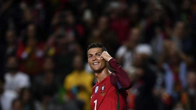 Lewati Rekor Golnya, Pele Ucapkan Selamat kepada Ronaldo