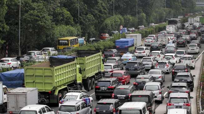 Warga Bermobil Tak Punya Garasi, Polisi Tak Terbitkan STNK