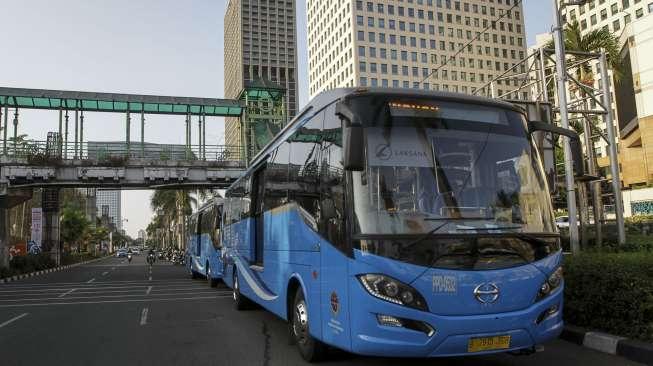 Ganjil-Genap di Tol Cikampek, Warga Serbu Bus Transjabodetabek