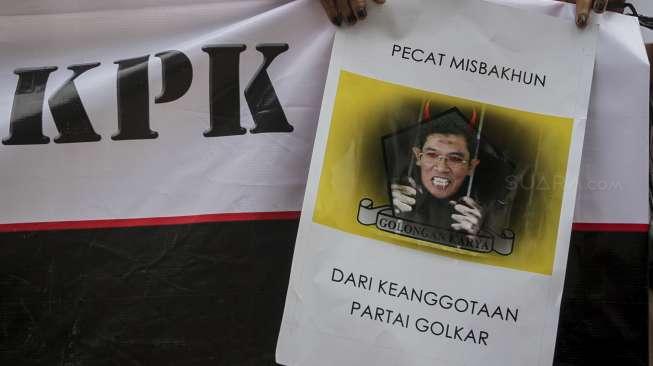 Diduga melibatkan anggota fraksi Golkar Mukhamad Misbakhun. 