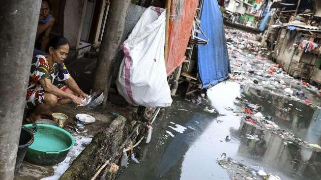 Permukiman kumuh di kawasan Kebon Pala, Jakarta, Rabu (13/9).