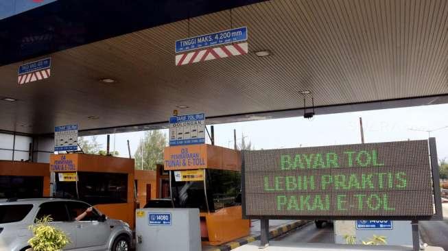 Tol Meruya Utama 1,Jakarta, Kamis (14/9).