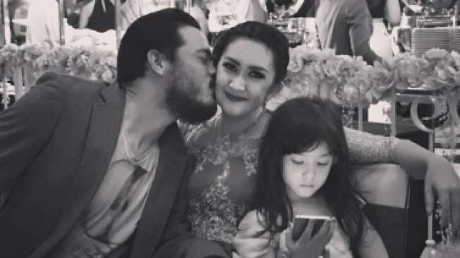 Nafa Urbach dan Zack Lee. [Instagram]