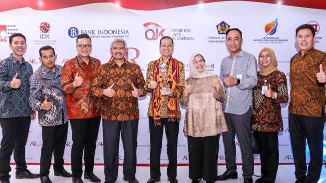 Bank bjb Raih Juara 1 "Annual Report Award 2016" Kategori BUMD