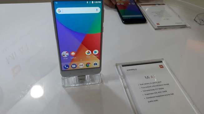 Ponsel pintar Xiaomi Mi A1 diluncurkan di Jakarta, Rabu (20/9). [Suara.com/Aditya Gema Pratomo]