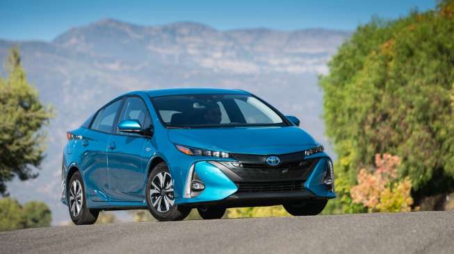  Toyota  Luncurkan Puluhan Kendaraan Listrik 