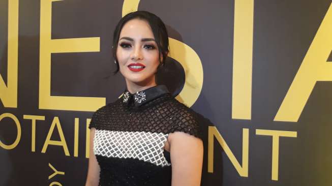 Ririn Ekawati saat hadir di Red Carpet ITA 2017 di MNC Tower 2, Kebon Jeruk, Jakarta Barat, Rabu (20/9/2017). [Suara.com/Puput Pandansari]