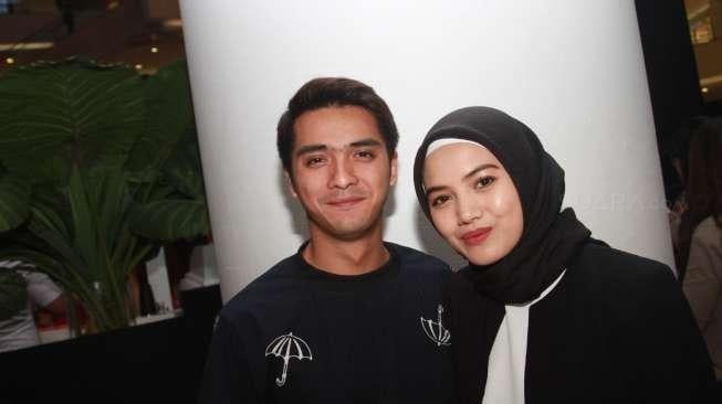 Tips Melawan Rasa Bosan Selama di Rumah Aja ala Keluarga Ricky Harun