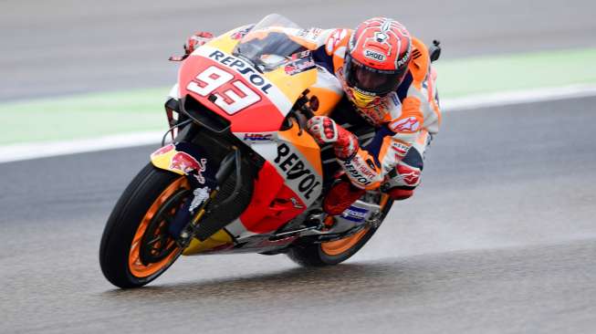 Pebalap tim Repsol Honda, Marc Marquez, di sesi latihan bebas MotoGP Aragon. [Javier Soriano/AFP]