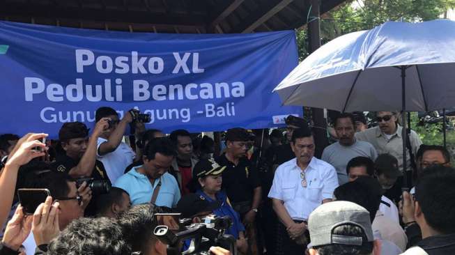 Bentuk Kepedulian XL Axiata pada Pengungsi Gunung Agung